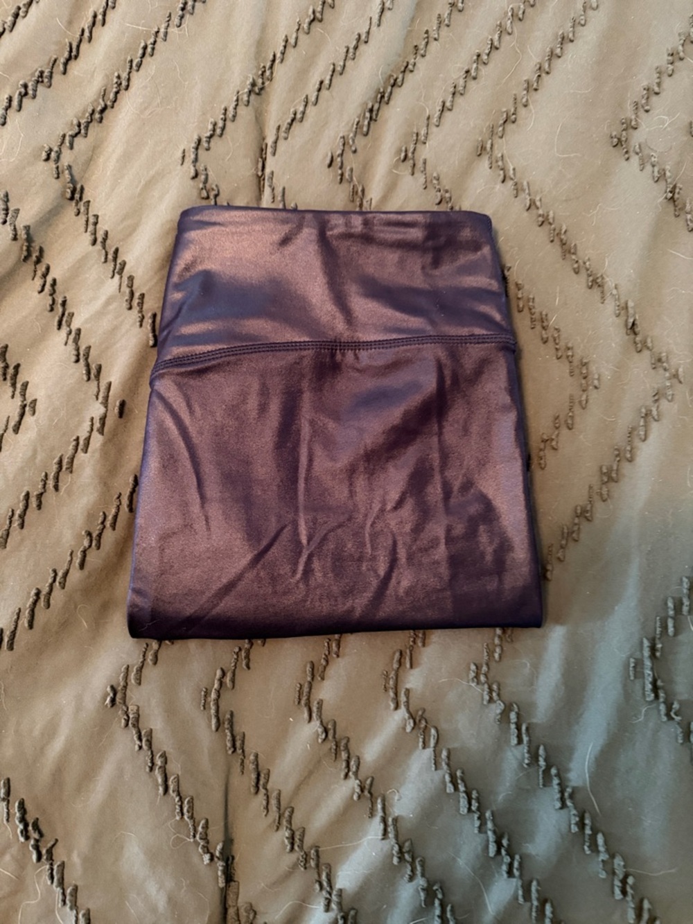 Fabletics / Khloe Edit - Motion365 black shimmery High-Waist Leggings.